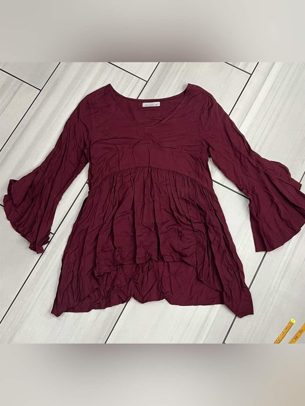 Karen Hart Women’s Medium Burgundy Tiered Top Bell 3/4 Sleeve Blouse